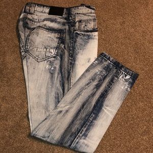 Stone-washed jeans